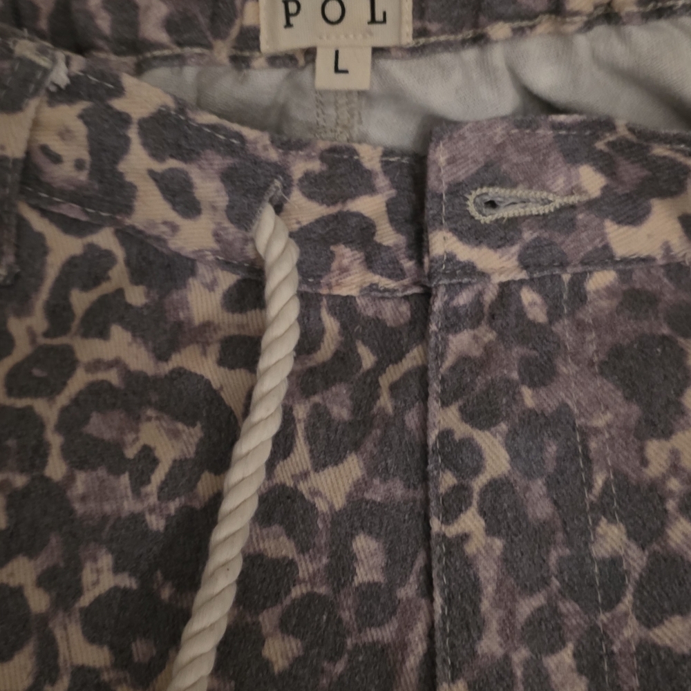 POL Leopard Print Joggers with Pockets - Picture 3 of 8